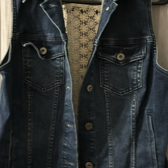 Two by Vince Camuto Jean v st with lace back! - Picture 2 of 5